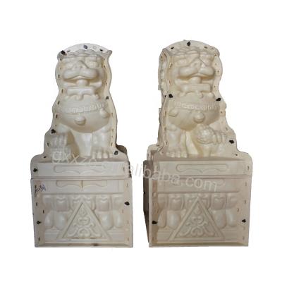 China Hot Selling Plastic Concrete Molds Home/Garden/Hotel Lions Decoration for sale