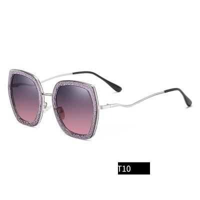 China Fashion Sunglasses Polarized Sunglasses New Shape Ladies Big Frame Sunglasses 2207 Outdoor Leisure Sunglasses for sale