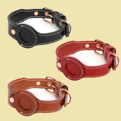 China Custom Stylish Vegetable Leather Air Tag Dog Collar GPS Protector Cat Dog Collar With Air Tag Holder Pet Supplies for sale