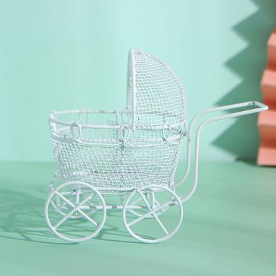 China Creative Recyclable Metal Iron Baby Carriage Candy Packaging Box Favor Container Wedding Companion Gift Box Chocolate Gift Box for sale