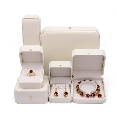 China 2022 New Hot Sale Recyclable Jewelry Packaging Box Ring Set Boxes White Leather Earring Bracelet Cajas Para Joyeria Necklace for sale