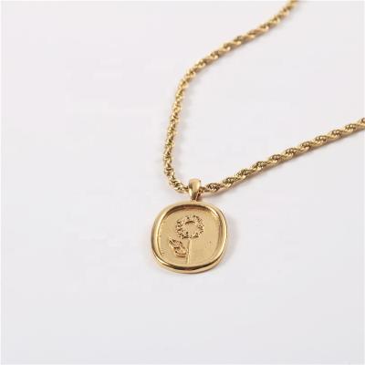 China TRENDY Wholesale 18K Gold Plated Stainless Steel Women Necklaces Flower Lucky Necklace Pendant for sale