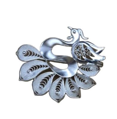 China Lunaric Miao Hmong 990 Jewelry Pure Silver Handmade Women Brooch Pure Silver Brooch 4.5g for sale