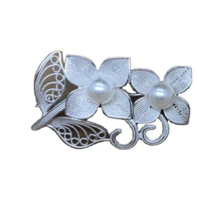 China Lunaric Miao Hmong 990 Jewelry Pure Silver Handmade Women Brooch Pure Silver Brooch 3.3g for sale