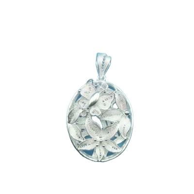 China Pure Silver Jewelry 6g Lunaric Miao Hmong 990 Silver Handmade Men Cute Pure Women Pendants Pure Silver Jewelry for sale