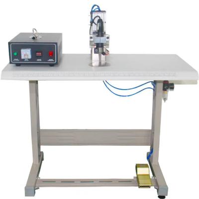 China Mask making ultrasonic loop lace sealing side masck kn95 sewing machine 4 dust welding masck for sale