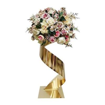 China Europe Modern Large Gold Metal Tall Flower Stand For Wedding Centerpieces for sale