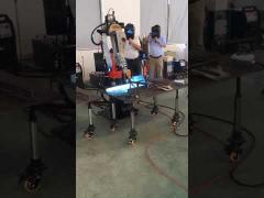 Industrial welding robot with electric arc tracking function