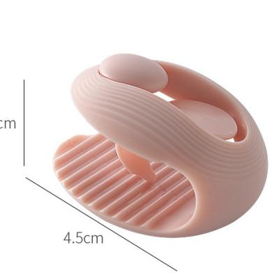 China New Comforter Viable Safety Shell Cartoon Sheet Holder Comforter Fixing Clip for sale