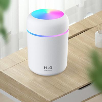 China 300ml Car Electronic Cool Mist Aromatherapy Humidifier Ultrasonic Aroma Diffuser Device 7 Led Color Options for sale