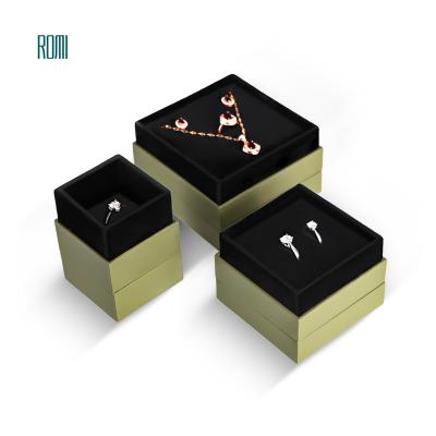 China ROMI Cheap Print Paper Jewelery Classic Elegant Vintage Luxury Packaging Ring Necklace Earring Storge Gift Box Set Box for sale