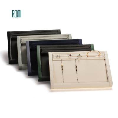 China Vintage ROMI Low Moq Luxury Jewelry Display Luxury Tray Shop Pendant Ring Bracelet Counter Charms PU Leather Jewelry Tray for sale