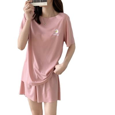 China Anti-pilling little daisy 2021 summer ice silk pajamas set embroidered short sleeve shorts slim home dress can be worn outside large size for sale