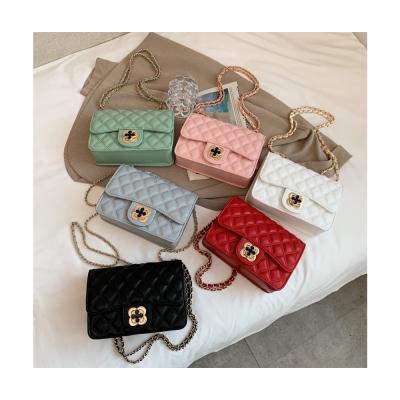 China Fashion Wholesale Korean Youth Lady No Logo Handbags Girls Fashion Chain Bag Purses White Handbags for sale