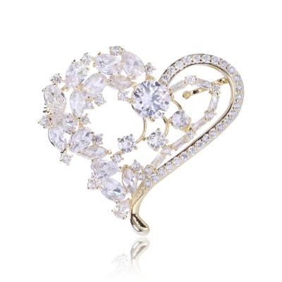 China Luxury New Love Heart Suits Brooches New Designer Love Heart Crystal Cubic Zircon Wedding Brooches Luxury Pin In High Quality For Women Suits for sale