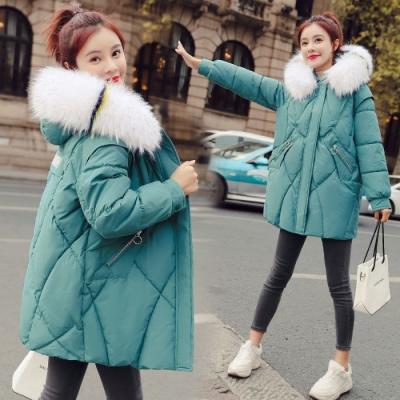 China Fashion Fur Collar Ladies Hoodie Parkas Waterproof Women Bubble Duck Down Winter Puffer Coat Women Jacket for sale