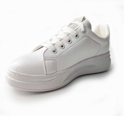 China 2022 Fashion Sports Shoes Anti-skid Canvas Type Skateboarding Shoes For Female for sale