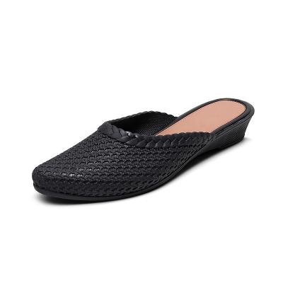 China Anti-Smell Summer Durable Outdoor PVC Outsole Ladies Black Flat Slips Sandals for sale