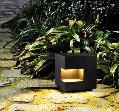 China Solar Nordic Simple Garden Lawn Grass Outdoor Outdoor Landscape Lights Park Lights for sale