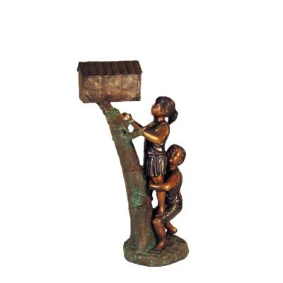 China Europe Garden Decor Bronze Boy And Girl With Mailbox Statue for sale