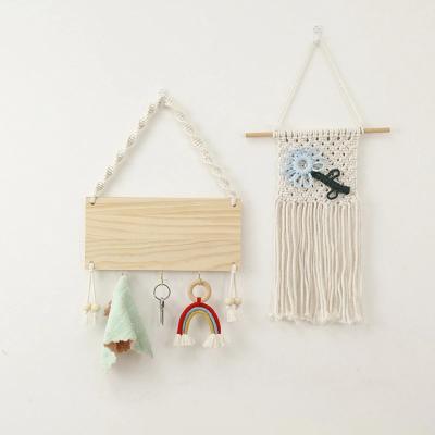 China Handmade Macrame Wall Hanging Mini Macrame Shelf Boho Decor Towel Holder Eco-Friendly Key Rack for Porch, Doorway, Kitchen, Bedroom for sale