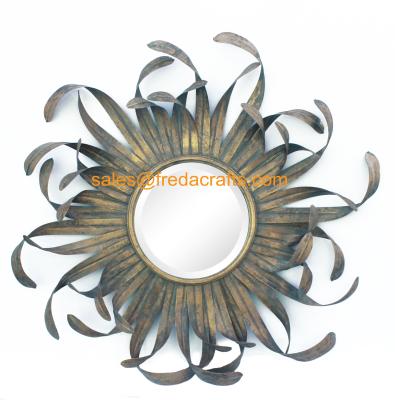 China Direct Factory Price Nice Design Sun Shape Metal Decorated Wall Mirrors for sale