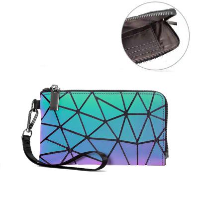 China Color Amazon PU Reflective Popular Geometric Luminous Clutch Bag Clips Wallet Women Holographic Reflective Card Holder for sale