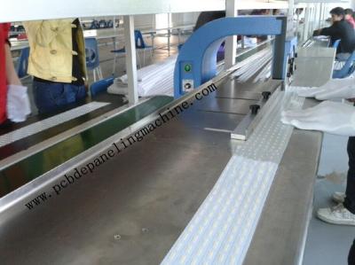 Cina Tipo commovente tagliatrice della lama manuale del LED per il bordo 420X 280 x 400mm del PWB in vendita