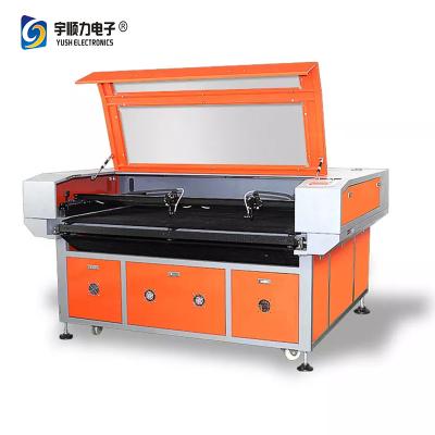 China Automatisch Voedend 70 - 150W-Snijmachine 0 van de Vezellaser - 400mm/s Te koop