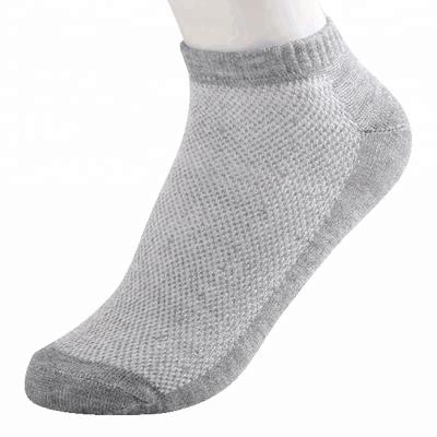 China Antibacterial men's cotton summer solid color thongs cotton soft comfortable low cut ankle socks sports casual men socks for sale