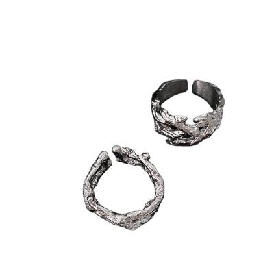 China New Fashion Design Silver Plated Women's Alloy Fashion Jewelry Stripe Rings Party Couple Rings for sale