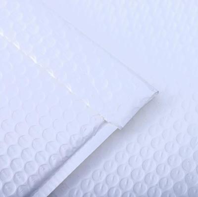 China Tearproof Shockproof Packaging Envelopes Shipping Sealable Packaging Mailer Bubble Envelope Bag For Makeup for sale