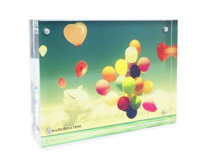 China Home Decoration Acrylic Magnetic Picture Frame Photo Frame for sale