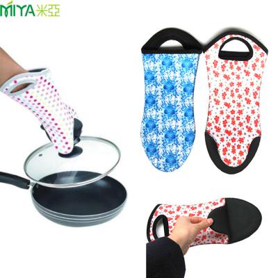 China Wholesale Neoprene Heat Resistant Oven Mitt With Non-Slip Grip for sale