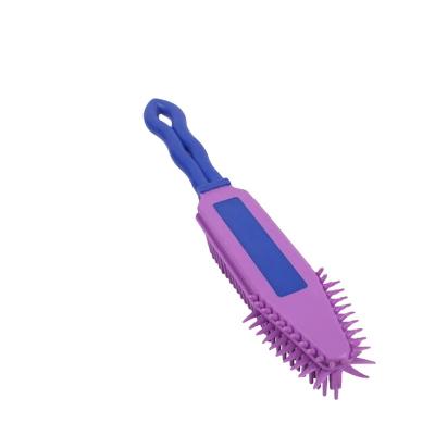 China Sustainable pet hair brush made from natural rubber for sale