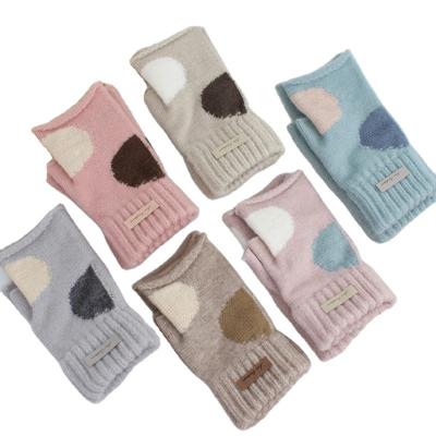 China LIANSHOU factory adult women's warm touch screen half finger gloves with simple fashion jacquard pattern exquisite design for sale