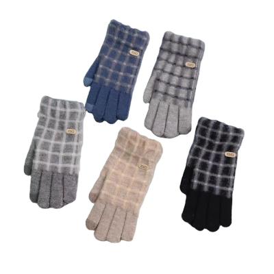 China LIANSHOU Jacquard Factory Adult Men Warm Plus Size Full Five Finger Touch Screen Winter Gloves Fleece And Plaid Jacquard Plus Size for sale