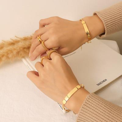 China 2022 New Cute Stainless Steel Bracelet Amazon Sells 18k Gold Alphabet Engraved Bracelet for sale