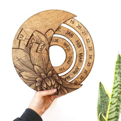 China Wood Round Craft Calendar Gifts China Perpetual Calendar Home Decoration for sale