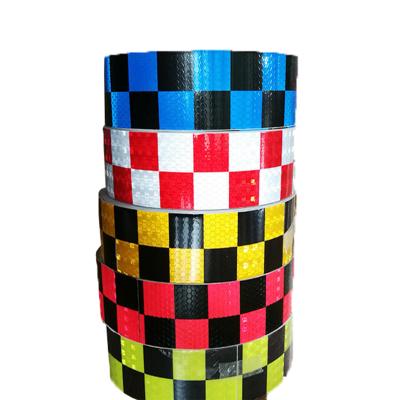 China Self Adhesive Critically Acclaimed Red+White Checkered Honeycomb Tape Blue Reflective Sticker For Traffic Warning Sign en venta