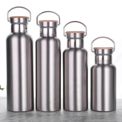 China Double Wall 304 Stainless Steel Sport 750ML/26OZ Sustainable Water Bottle Thermos Flask For Outdoor Water Bottle for sale