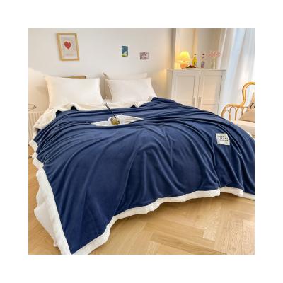 China 2022 PORTABLES Valentine's Day New Product Best Selling Modern Knitted Luxury Insulation Wool Blanket for sale