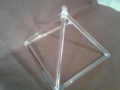 China Quartz Crystal Pyramid for healing, balancing & meditation for sale