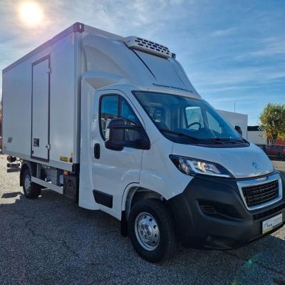 China FRP integral cobre 6 cilindros 2400rpm Isuzu Freezer Lorry à venda