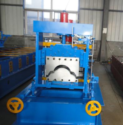 China Ridge Steel Sheet Roll Forming Machine ISO Hydraulic Cutting for sale