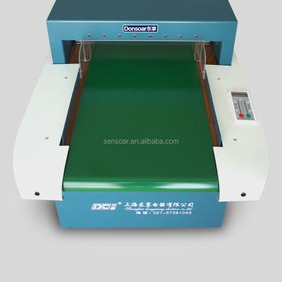 China EF-730 Textile and Garment Conveyor Belt Industrial Broken Needle Metal Detector for sale