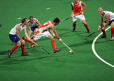 China Hierba plástica del patio de la falsificación al aire libre interior del hockey, césped artificial de los deportes en venta