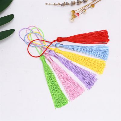 China Eco-friendly Jewelry Material Colorful Tassel Rope Garment Garment Success DIY Silk Tassels for sale