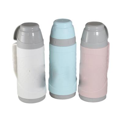 China PORTABLE large capacity plastic thermos bottle for office and home students for sale