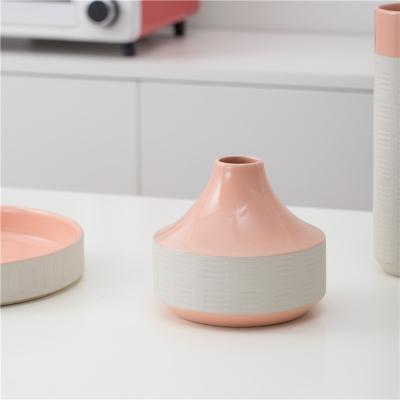 China Novelty newcomer wedding small pink Nordic ceramic vases hotel home office decoration for home decor for sale